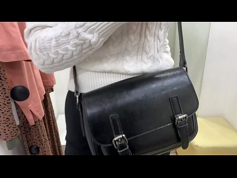 ❤️ Masturbim publik i kurvës së re FeralBerry me një dildo në dhomën e montimit ️❌ Porno në pornografi sq.oldsex.ru