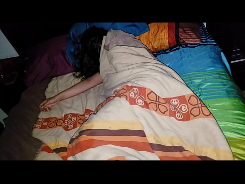 ❤️ Njërku qorton njerkën e tij të re ndërsa ajo fle. ️❌ Porno në pornografi sq.oldsex.ru